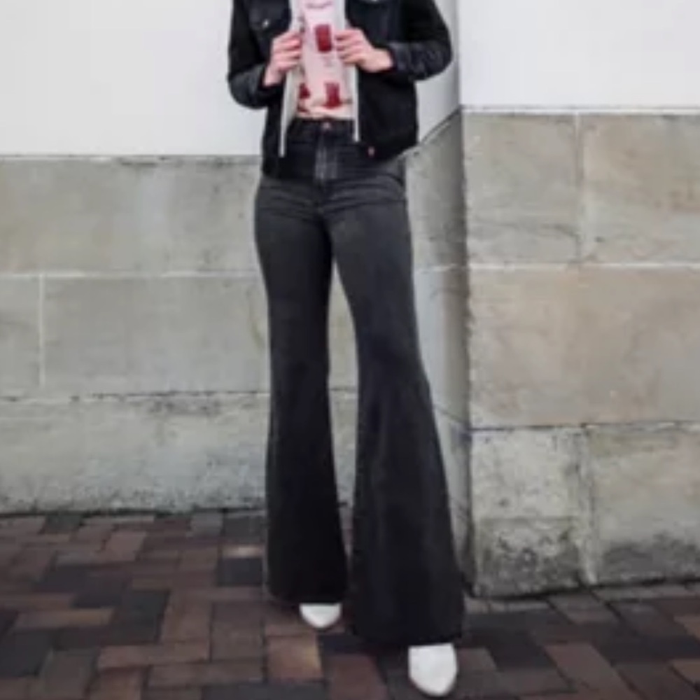 Wrangler • wanderer 622 bell bottom flare high rise jeans black